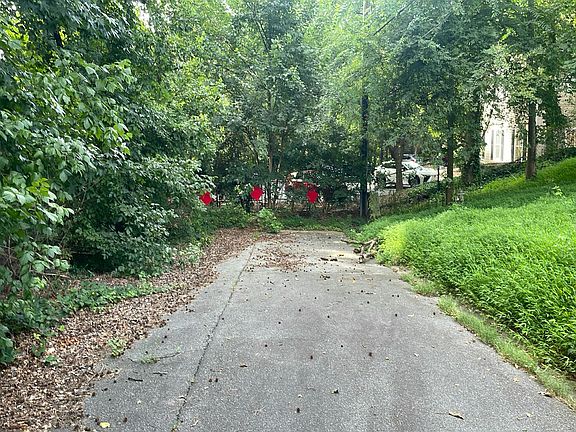 4th image of 3976 Ridgewood Dr SE