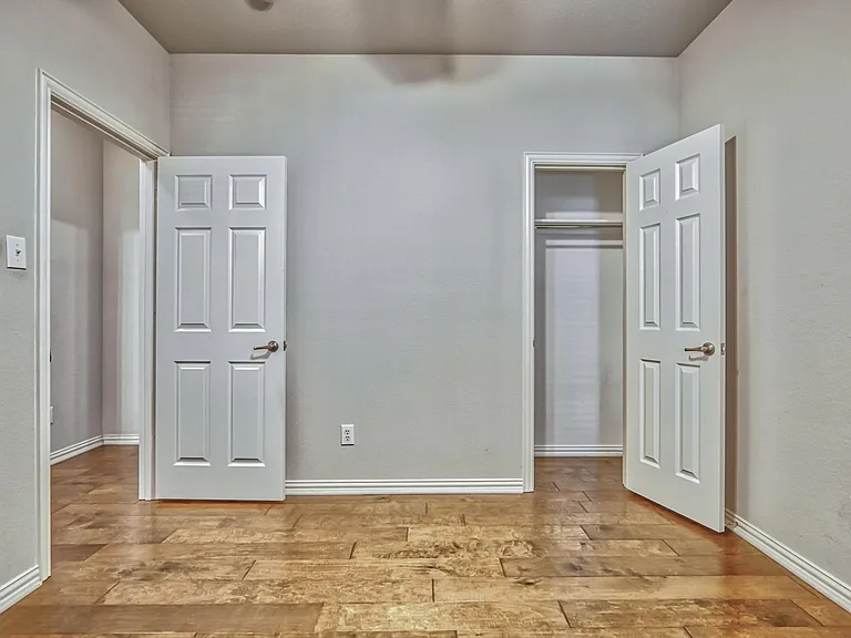 4609 Pine Brook Dr — Photo 23