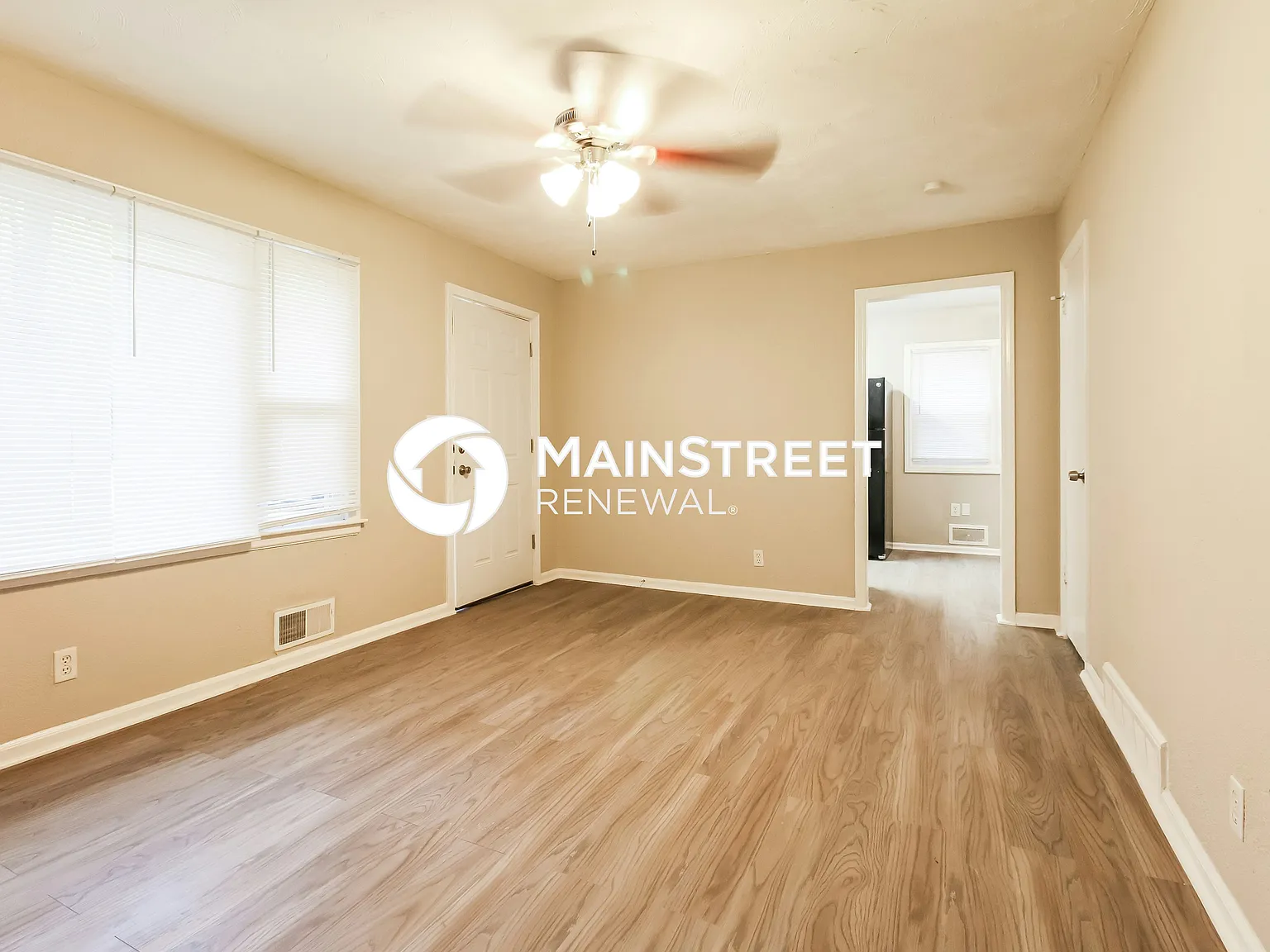 10002 Drury Ave — Photo 4
