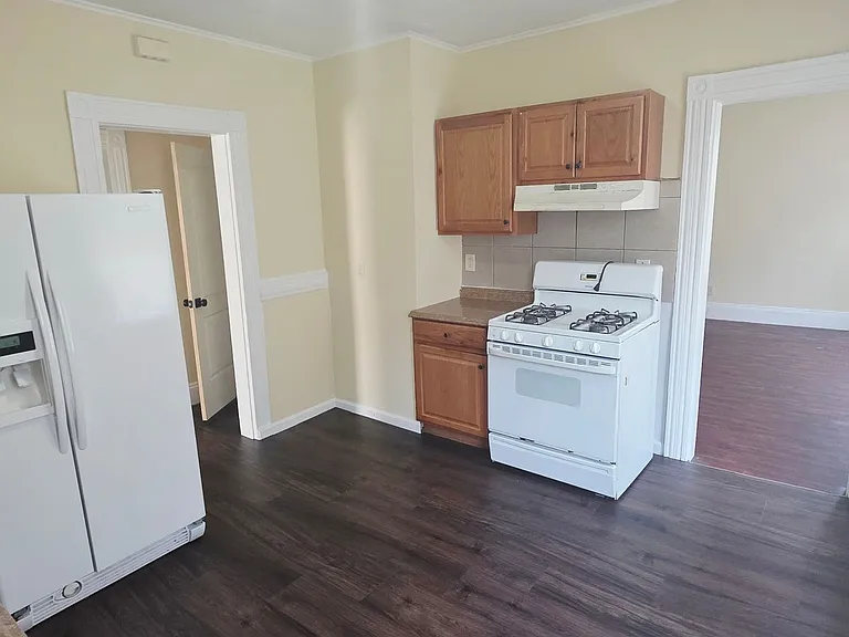 273 Brooks St — Photo 21