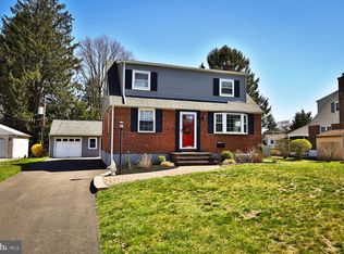 607 Delft Ln, Hatboro, PA 19040