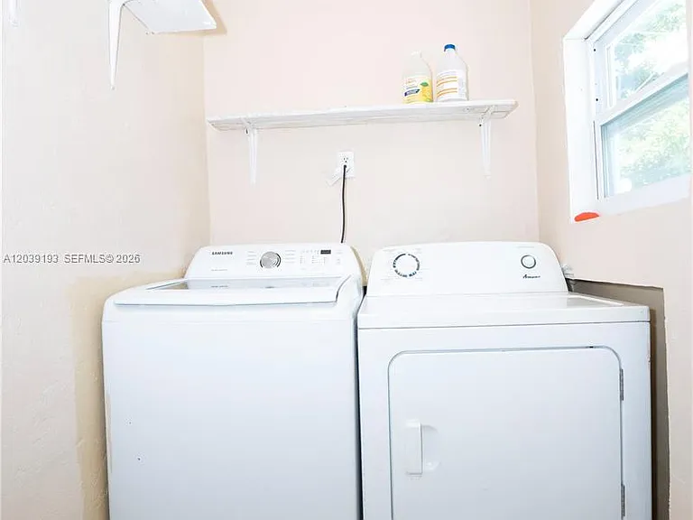 16990 NE 5th Ct #2 — Photo 16
