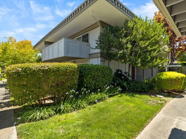 23 Los Altos Sq, Los Altos, CA 94022