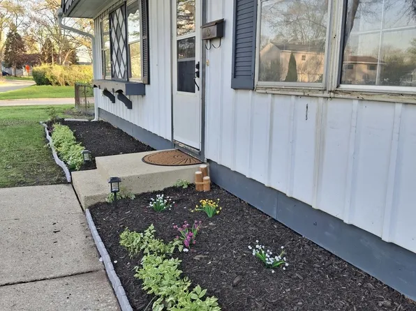 644 Briar Rd, Wauconda, IL 60084