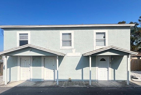 3rd image of 208 E Columbus Dr #1/2