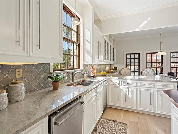 4th image of 3707 Misty Creek Dr