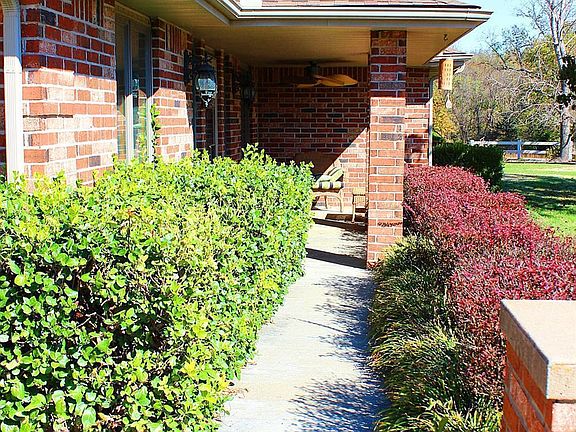 3rd image of 309 Lakewood Dr