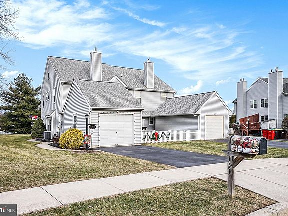 2nd image of 151 Dawn Dr