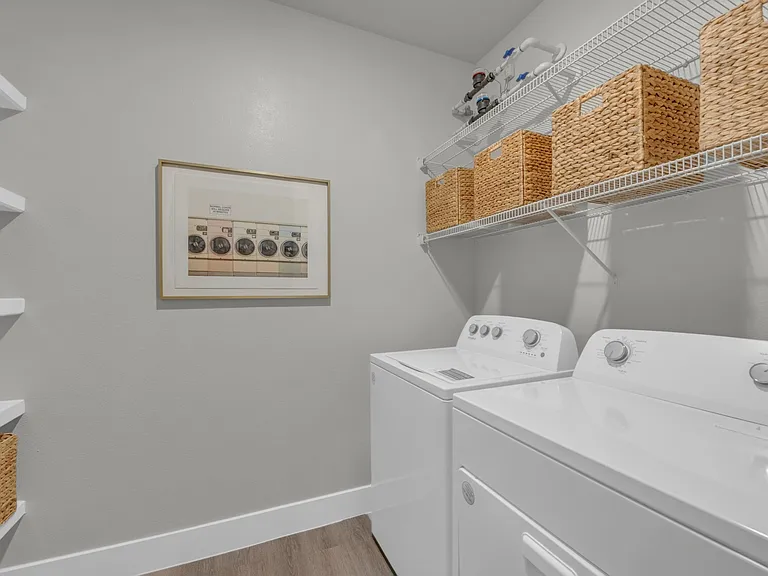 Jolie Pflugerville — Photo 11