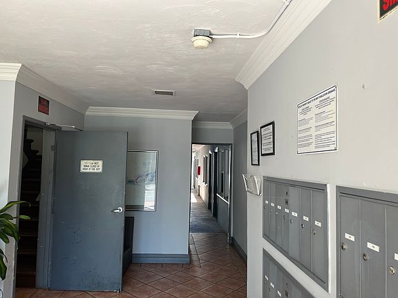 2nd image of 617 N Rossmore Ave #210