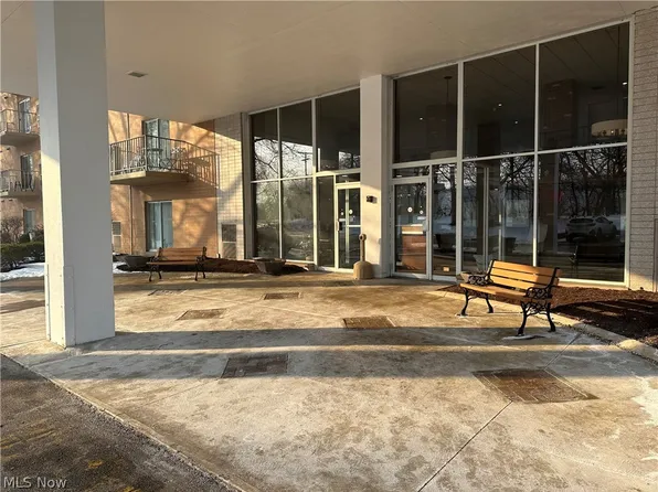 3675 Clague Rd Unit 312, North Olmsted, OH 44070