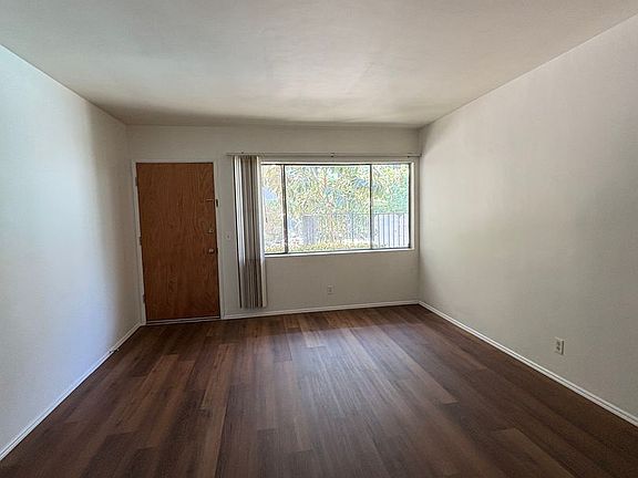 4th image of 131 S Occidental Blvd #2