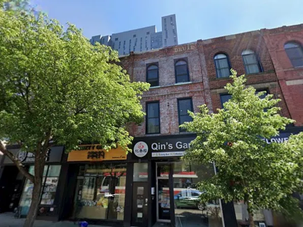 437 Spadina Ave Unit 2, Toronto, ON M5T 2G6