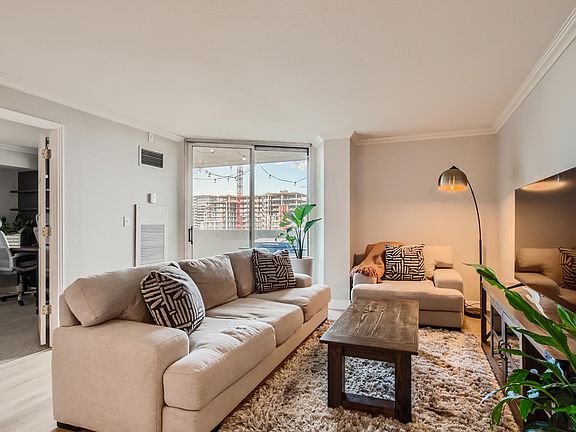 3rd image of 601 W 11th Ave APT 906