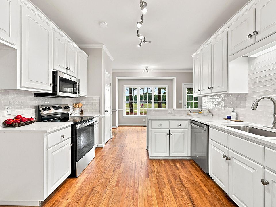 1st image of 90 Fred McLeod Ln