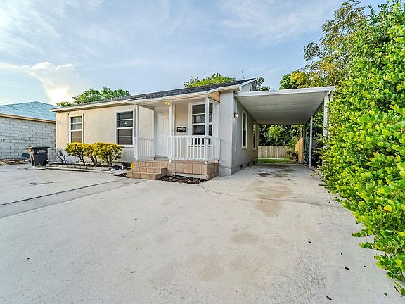 2nd image of 722 Forest Hill Boulevard