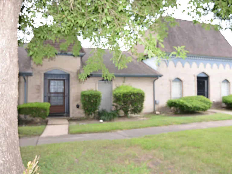 7104 Jetty Ln — Photo 3
