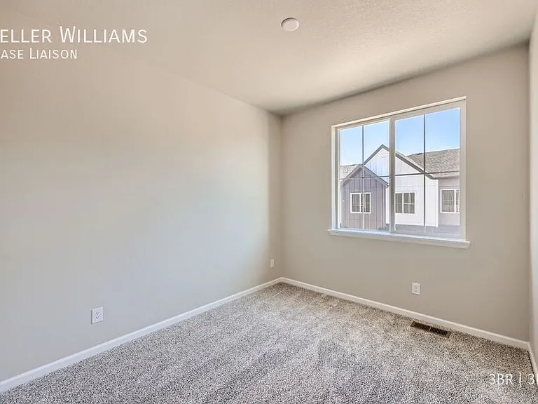 477 Millwall Cir — Photo 12