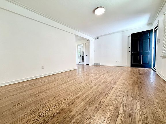 2nd image of 424 NW 49th St