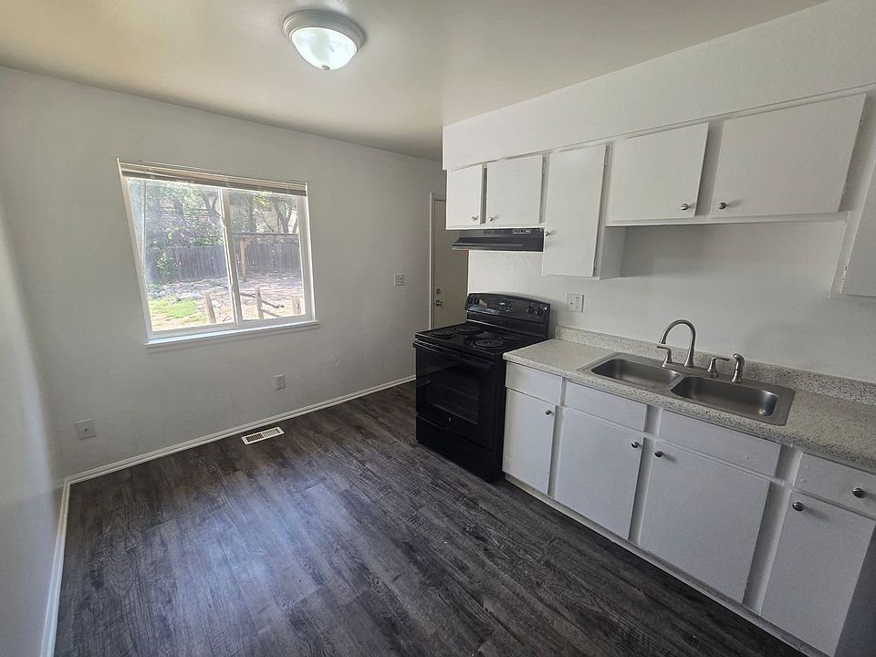 2nd image of 325 S Murray Blvd