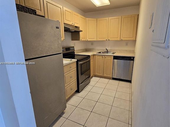 3rd image of 405 S Pine Island Rd APT 202D