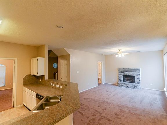 4th image of 1801 Dartbrook Dr
