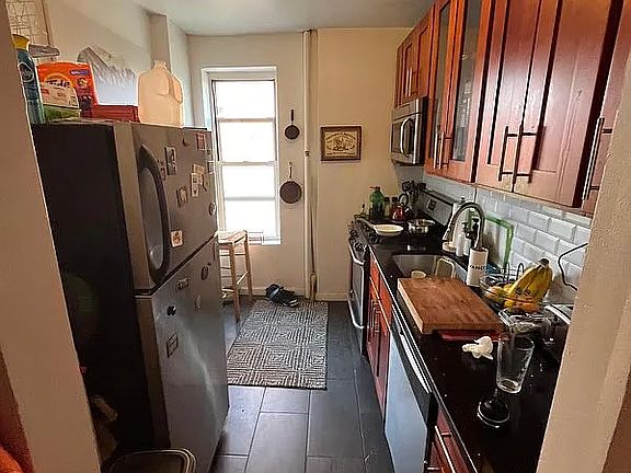3rd image of 264 E 2nd St #3W