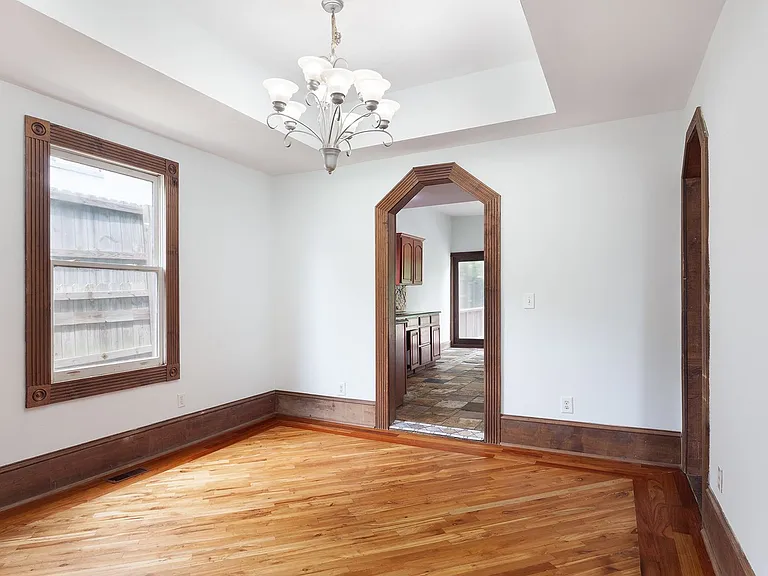 930 Park Ave SE — Photo 8