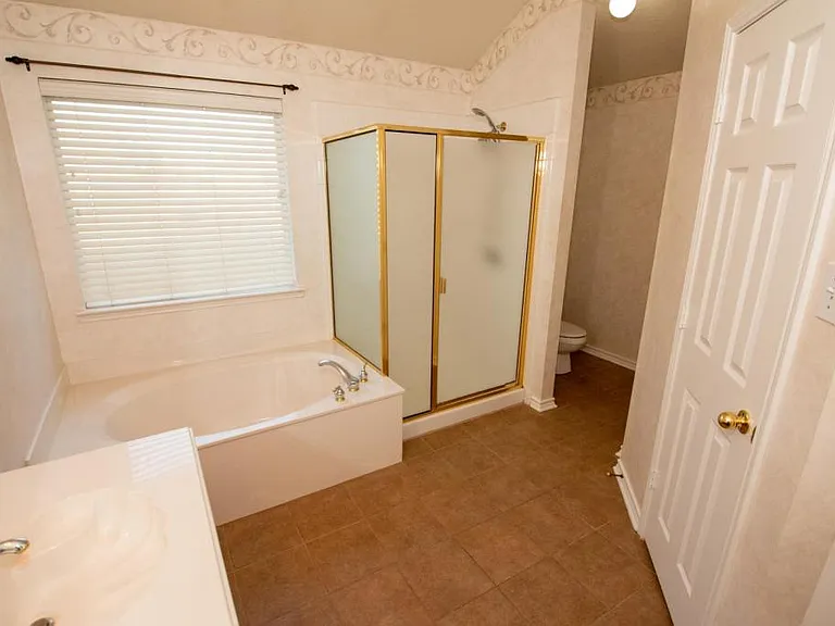 1902 Thornhill Way — Photo 10
