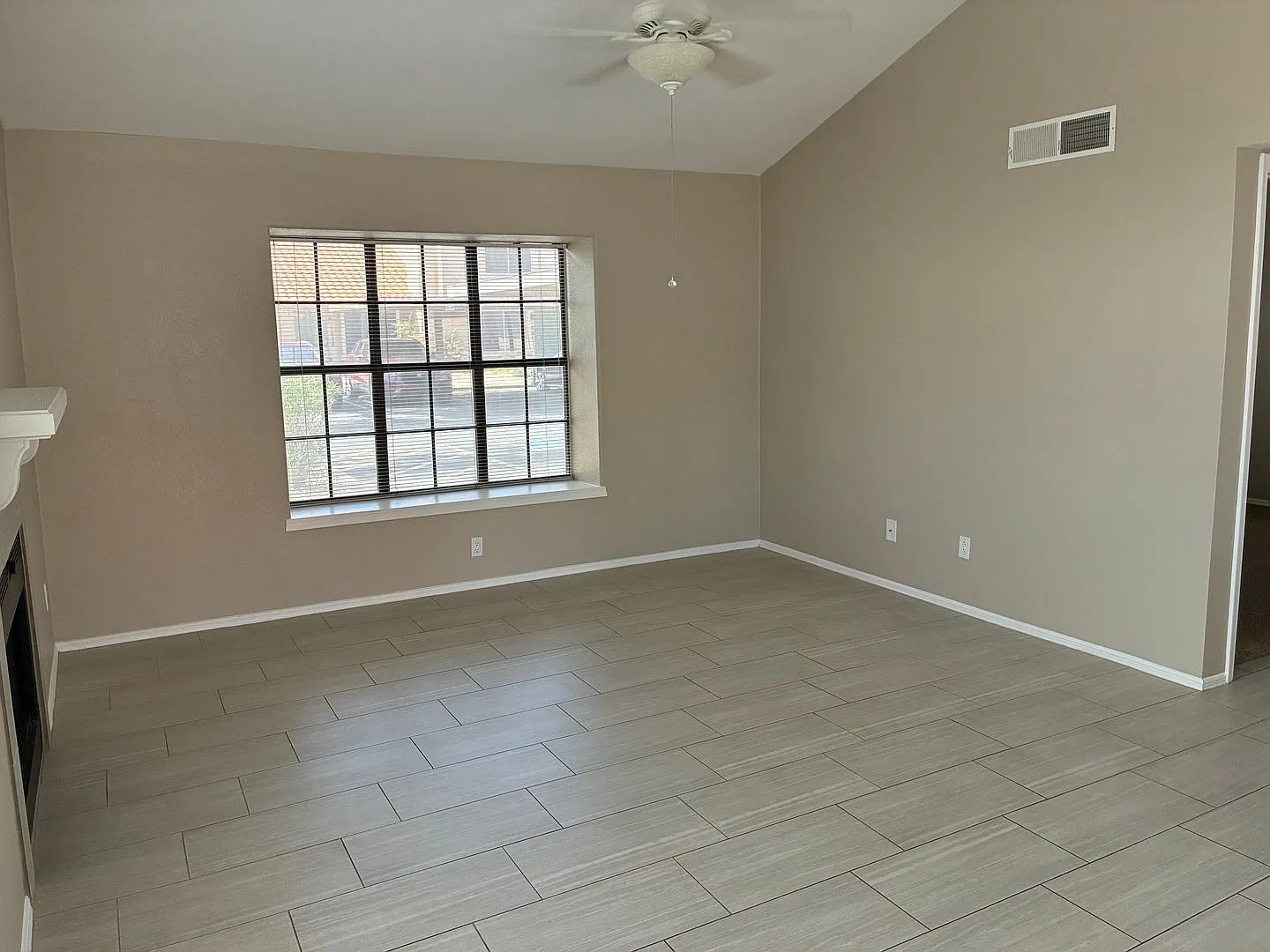 **Beautiful & Spacious 2 Bedroom/1 Bathroom Townhouse In Scottdale!! (Tatum Blvd & Bell Rd)** — Photo 3