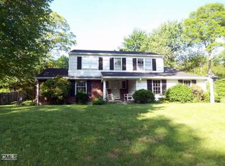 212 Curtis Ter, Fairfield, CT 06825