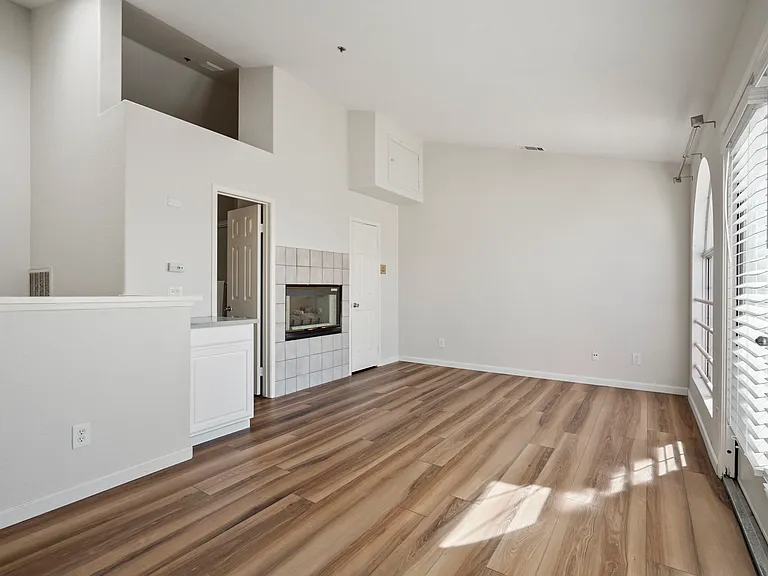 221 Donax Ave #11 — Photo 13