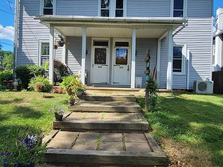 3213 Walnut St — Photo 1
