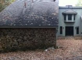 3238 W Lakewood Dr, Memphis, TN 38128