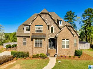 2044 Long Leaf Lake Cir, Bessemer, AL 35022