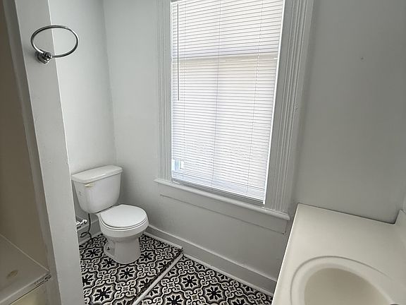4th image of 1737 Napoleon Ave #G
