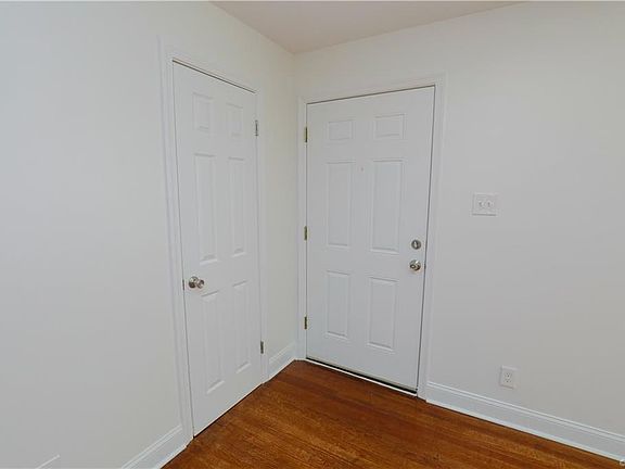 5th image of 5312 White Oak Dr