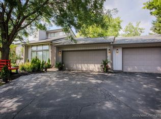 26 Pheasant Run, Hawthorn Woods, IL 60047