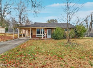 102 E Bryn Mawr Cir, Oak Ridge, TN 37830