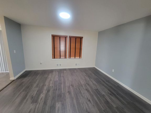 5th image of 1071 N Carolina Ct