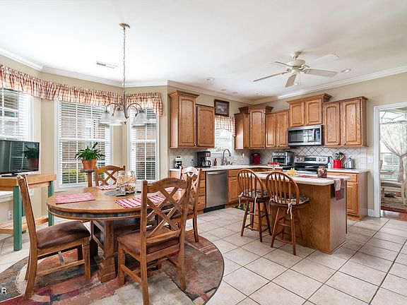 5th image of 1128 Creekside Village Way