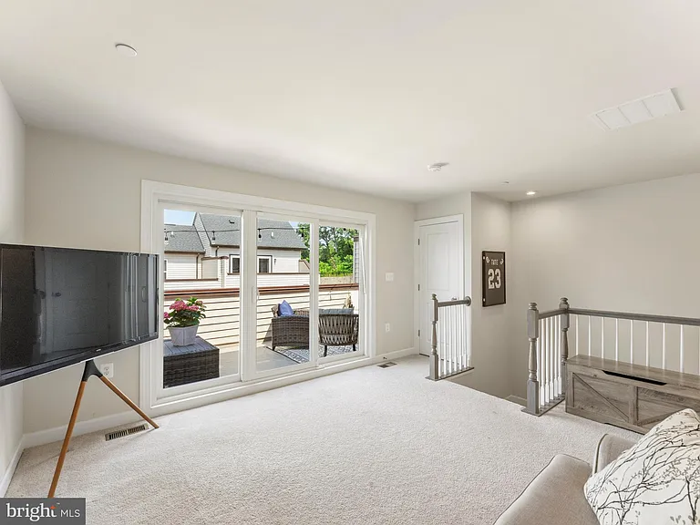 2841 Hokie Ln — Photo 33