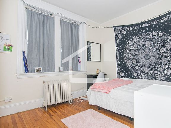 4th image of 64 Egmont St #6
