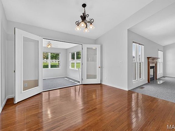 5th image of 1228 Highland Circle Dr