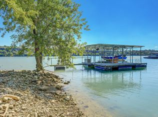 1247 Lakeshore Dr, Spicewood, TX 78669