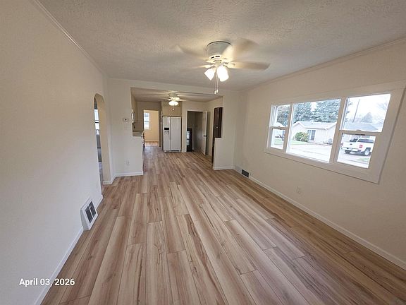 3rd image of 926 Pacquette Ave