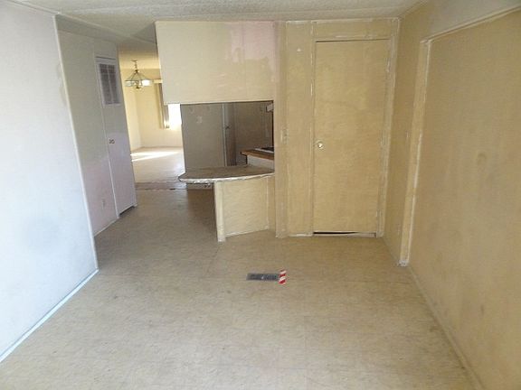 5th image of 1719 Nutmeg Ln