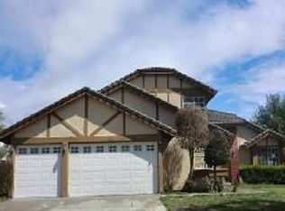 1045 N Teakwood Ave, Rialto, CA 92376