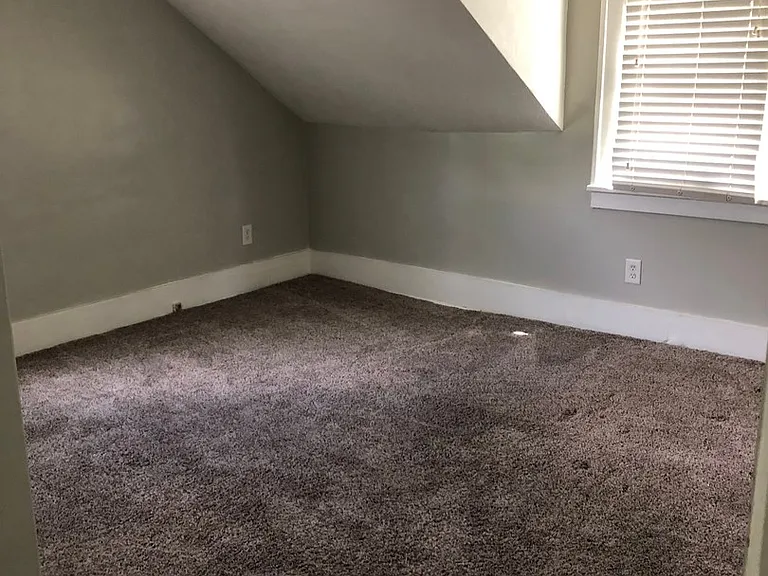 2213 39th St — Photo 3