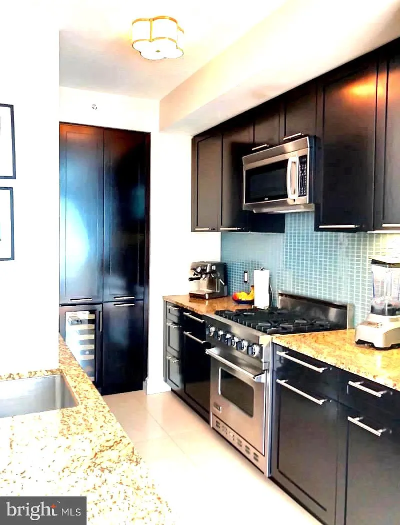 Residence At The Ritz Carlton — Photo 3